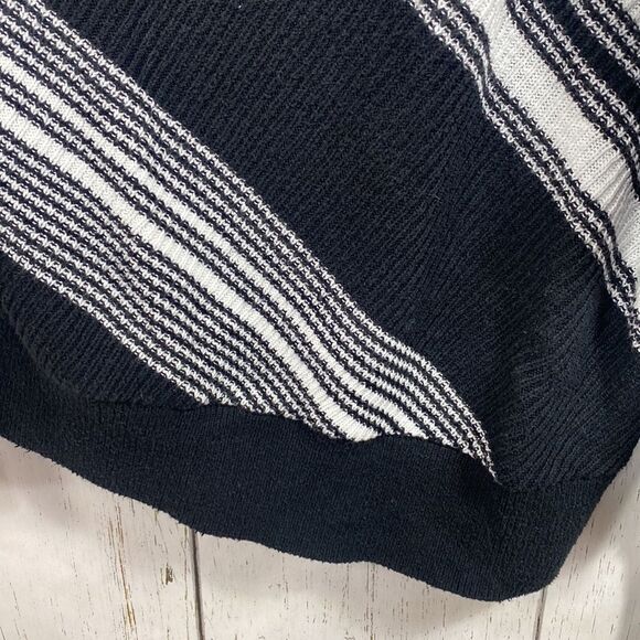 Free People Black & White Asymmetrical Stripe Knit Sweater Size M Boho Slouchy - Picture 10 of 15